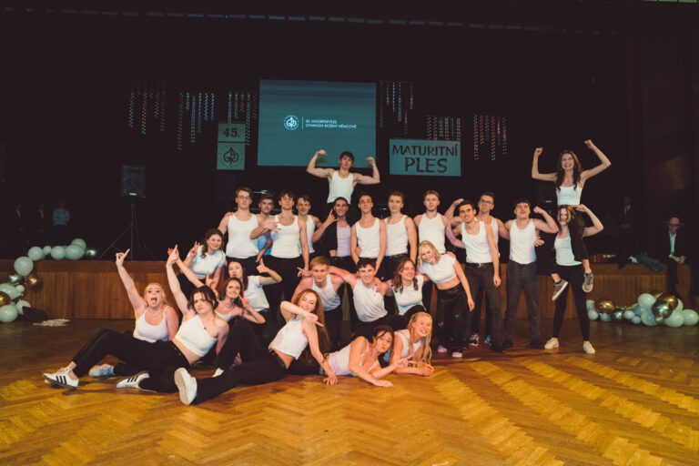 Hradec Králové – Maturitní ples – Fotograf-19