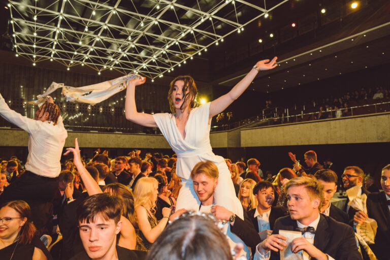 Hradec Králové – Maturitní ples – Fotograf-22