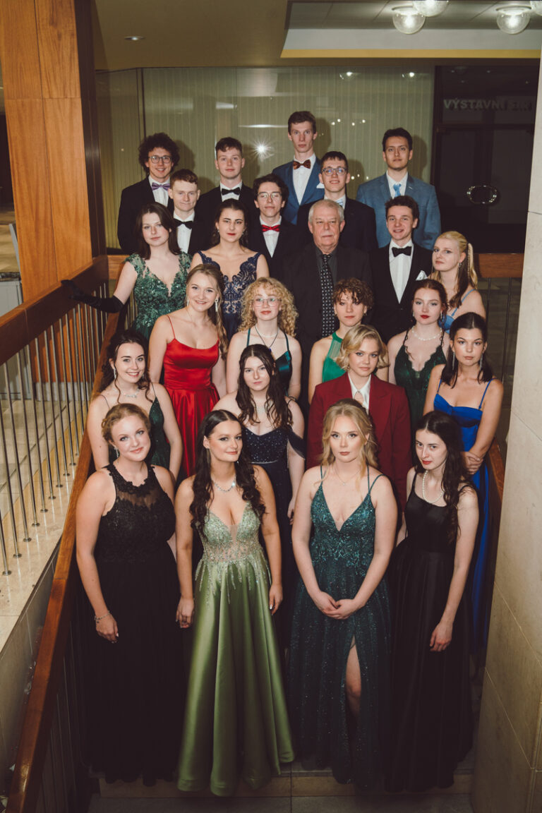 Hradec Králové – Maturitní ples – Fotograf-24