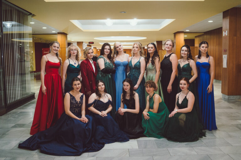 Hradec Králové – Maturitní ples – Fotograf-25