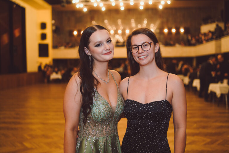 Hradec Králové – Maturitní ples – Fotograf-28