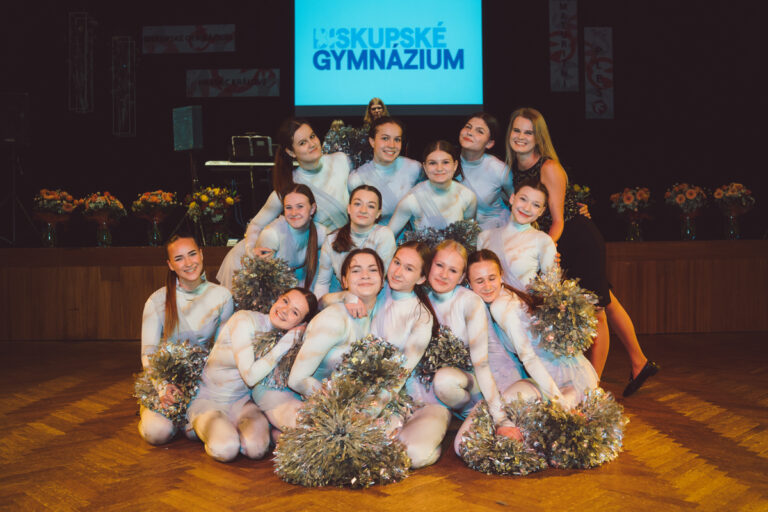 Hradec Králové – Maturitní ples – Fotograf-30