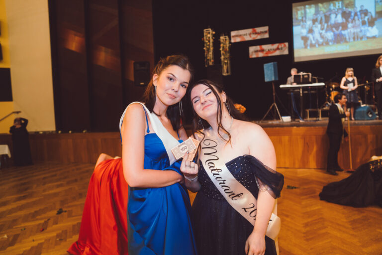 Hradec Králové – Maturitní ples – Fotograf-37