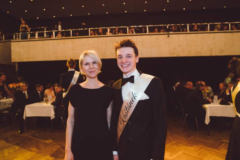 Hradec Králové – Maturitní ples – Fotograf-39