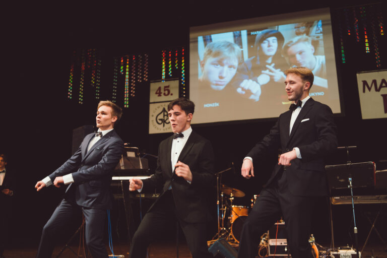 Hradec Králové – Maturitní ples – Fotograf-6