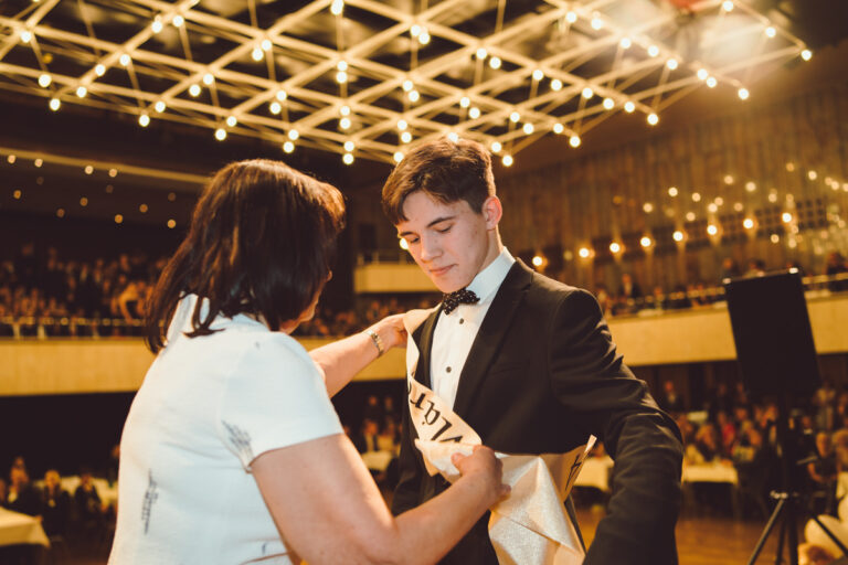 Hradec Králové – Maturitní ples – Fotograf-7