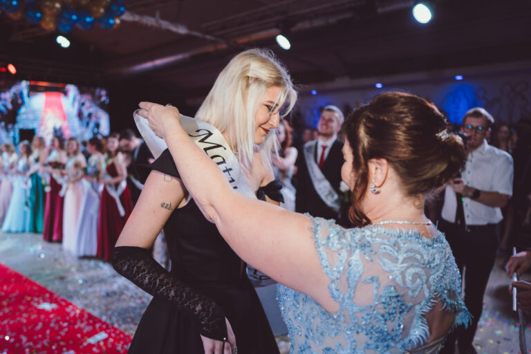 Pardubice – Maturitní ples – Fotograf-10