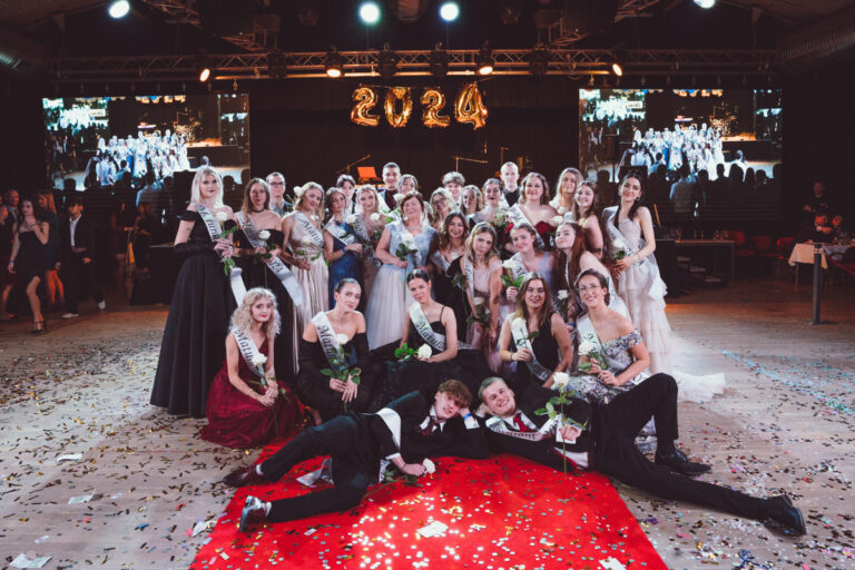 Pardubice – Maturitní ples – Fotograf-11