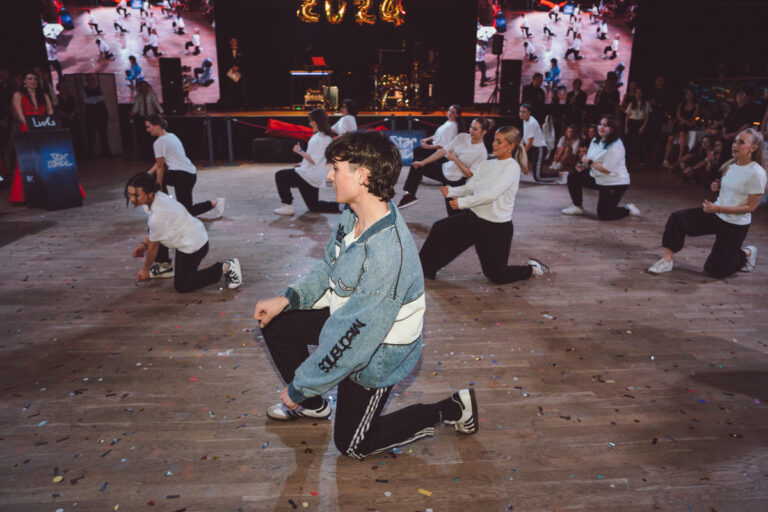 Pardubice – Maturitní ples – Fotograf-14