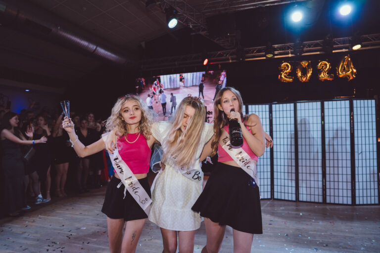 Pardubice – Maturitní ples – Fotograf-19