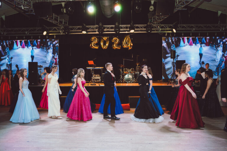 Pardubice – Maturitní ples – Fotograf-3